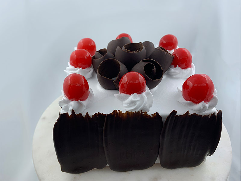 Eggless Fresh Fruit Cake with Whipped Cream - Spices N Flavors